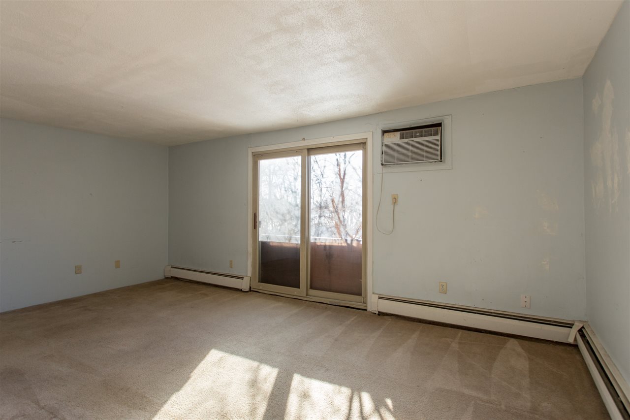 131 English Village Road, Unit 203 Manchester, NH 03102 - Photo 8 of 21
