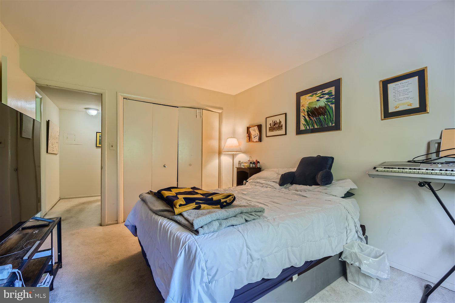 200 Cross Keys Road, Unit R39 Baltimore, MD 21210 - Photo 16 of 26 second bedroom