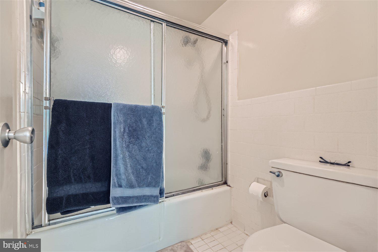 200 Cross Keys Road, Unit R39 Baltimore, MD 21210 - Photo 24 of 26 primary bath