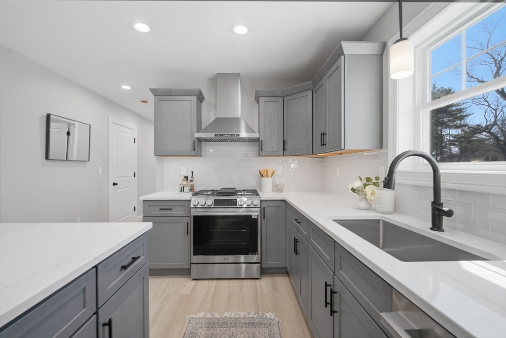 212 Montgomery Road Westfield, MA 01085 - Photo 2 of 37