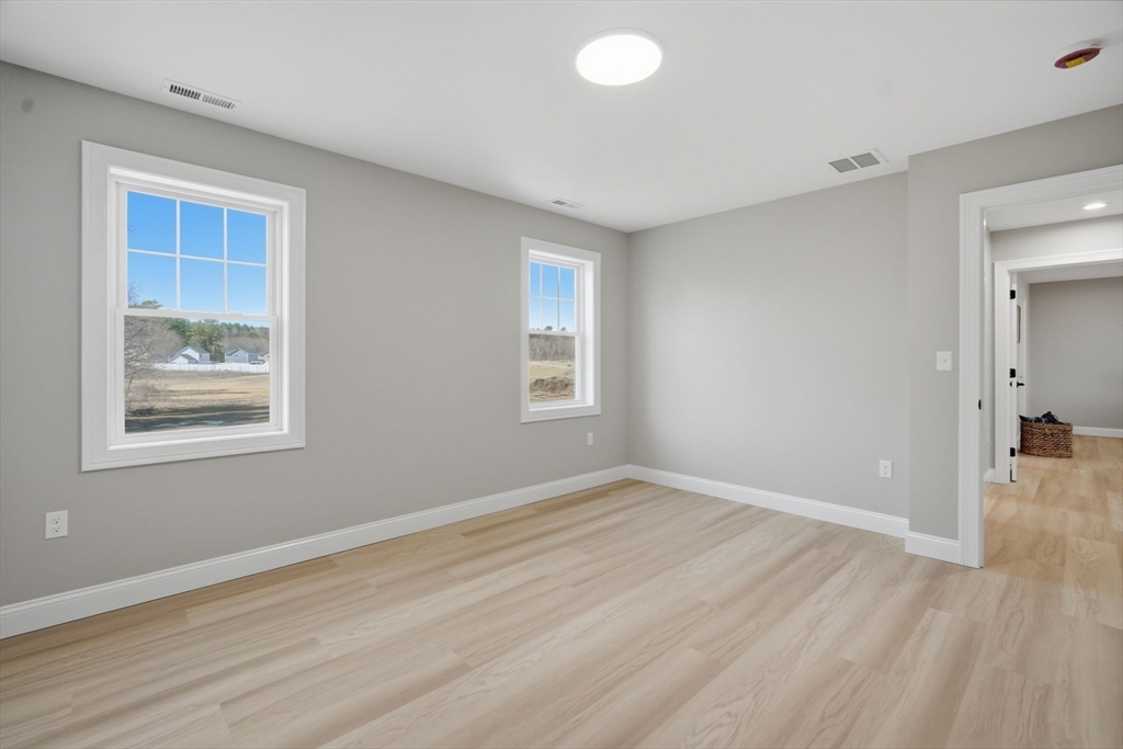 212 Montgomery Road Westfield, MA 01085 - Photo 23 of 37