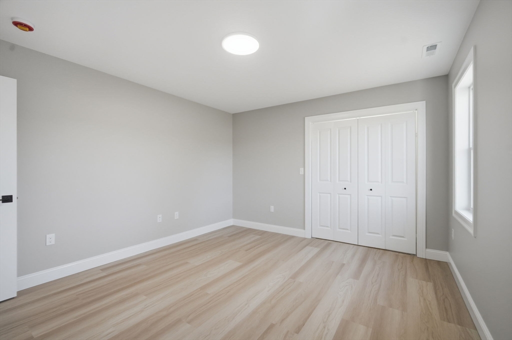 212 Montgomery Road Westfield, MA 01085 - Photo 24 of 37