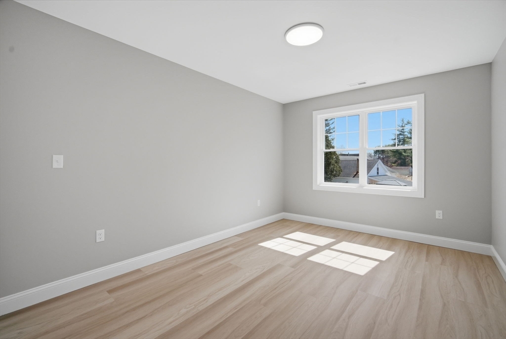 212 Montgomery Road Westfield, MA 01085 - Photo 25 of 37