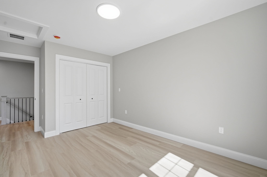 212 Montgomery Road Westfield, MA 01085 - Photo 26 of 37