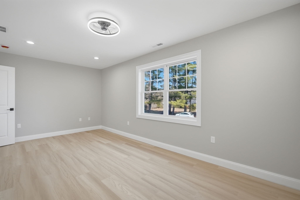 212 Montgomery Road Westfield, MA 01085 - Photo 29 of 37