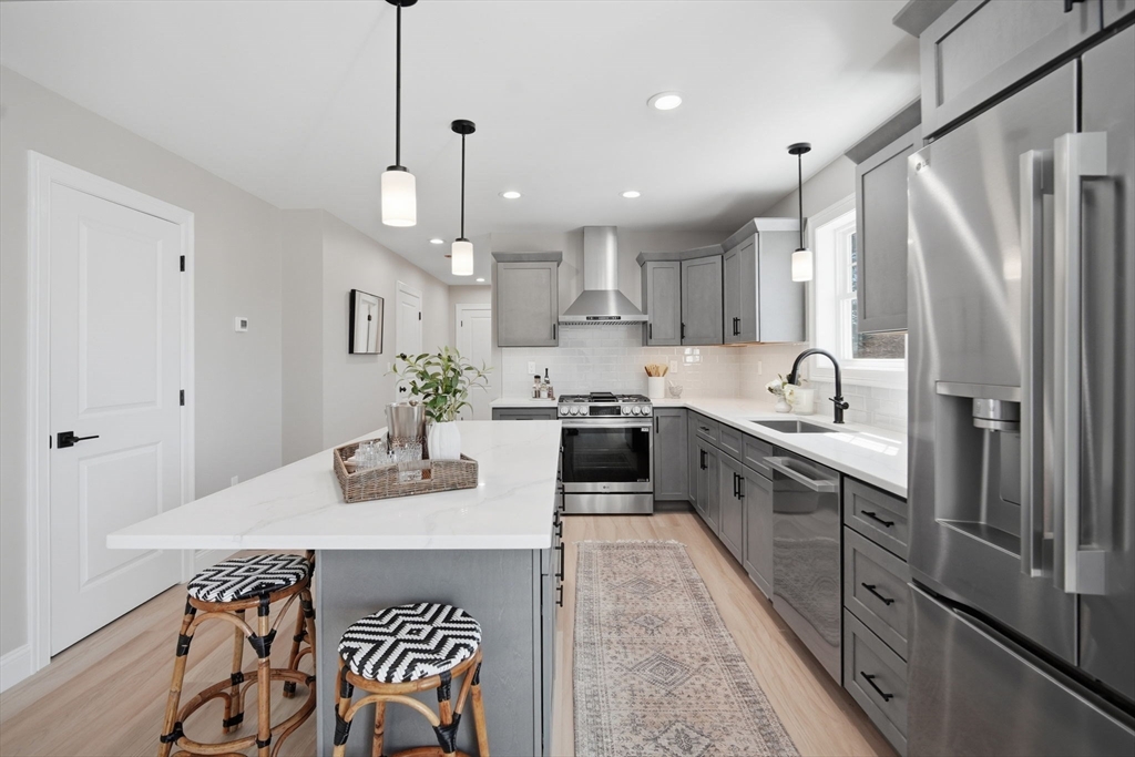 212 Montgomery Road Westfield, MA 01085 - Photo 5 of 37