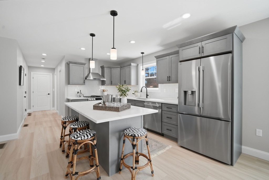 212 Montgomery Road Westfield, MA 01085 - Photo 6 of 37