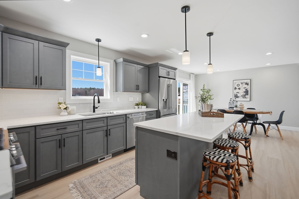 212 Montgomery Road Westfield, MA 01085 - Photo 7 of 37