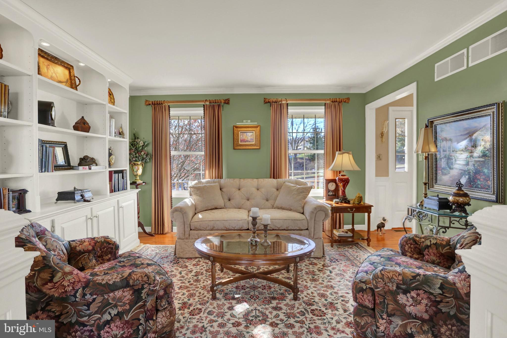 402 Hidden Valley Road New Cumberland, PA 17070 - Photo 7 of 50 a living room with furniture and a potted plant