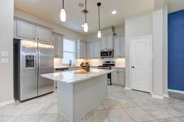 $2,100 | 12130 La Strada Street, Richmond, TX 77406