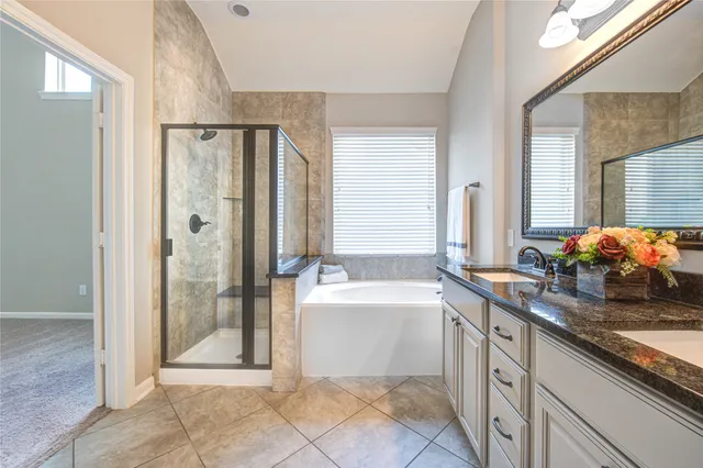 $2,100 | 12130 La Strada Street, Richmond, TX 77406