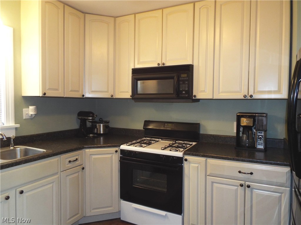 5347 Huron Road Cleveland, OH 44124 - Photo 5 of 18