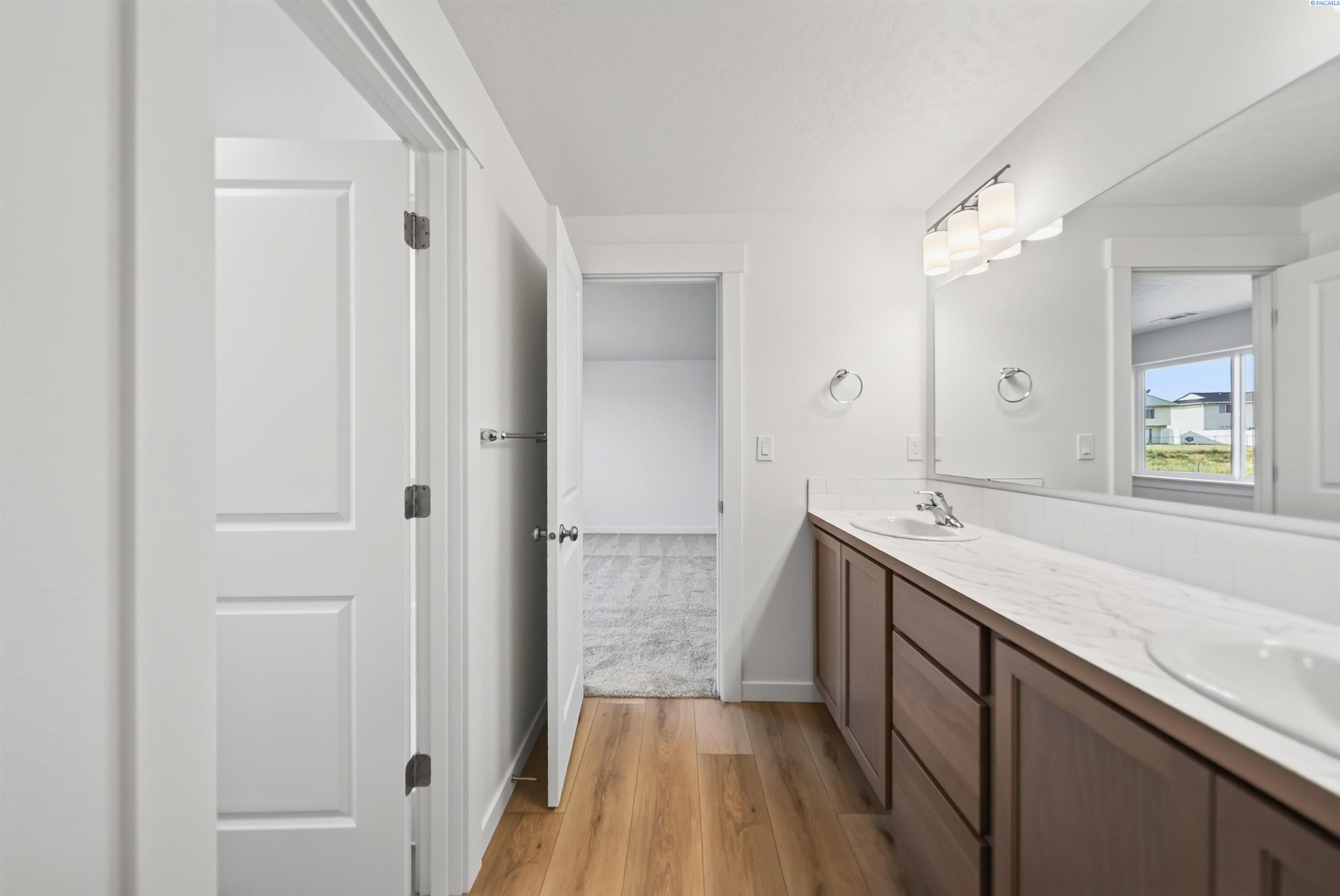 143 Bitters Loop Grandview, WA 98930 - Photo 10 of 12 Gallery Image 10