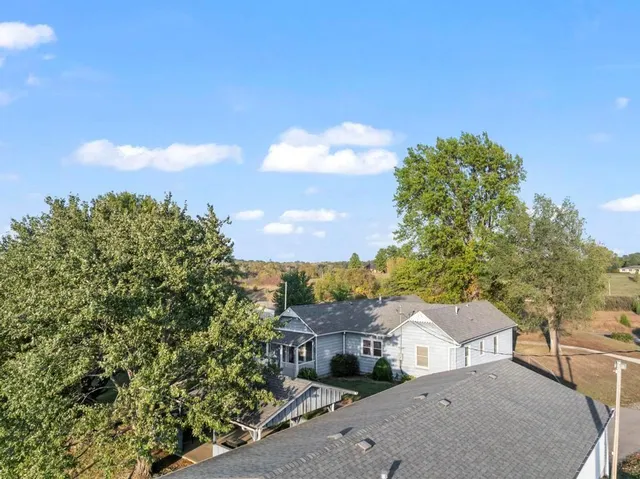 $385,000 | 14960 Southeast 43rd Service Road, Faucett, MO 64448