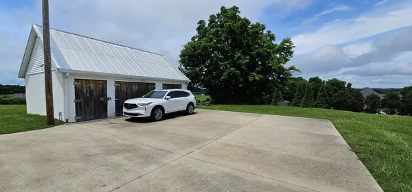 $450,000 | 315 7 Mile Ferry Road, Cunningham, TN 37052