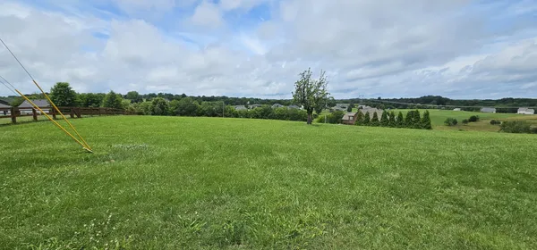 $450,000 | 315 7 Mile Ferry Road, Cunningham, TN 37052