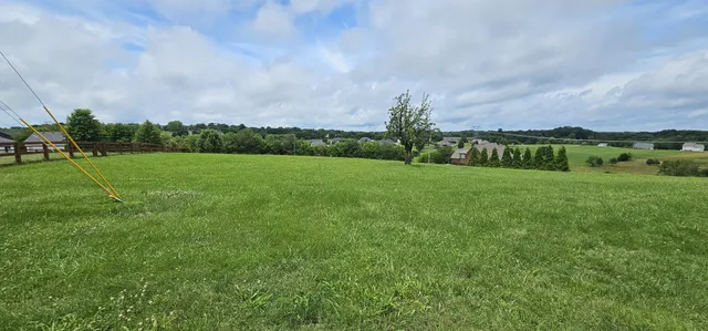 $450,000 | 315 7 Mile Ferry Road, Cunningham, TN 37052