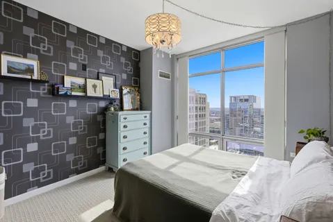 $599,900 | 100 East 14th Street, Unit 2706, Chicago, IL 60605