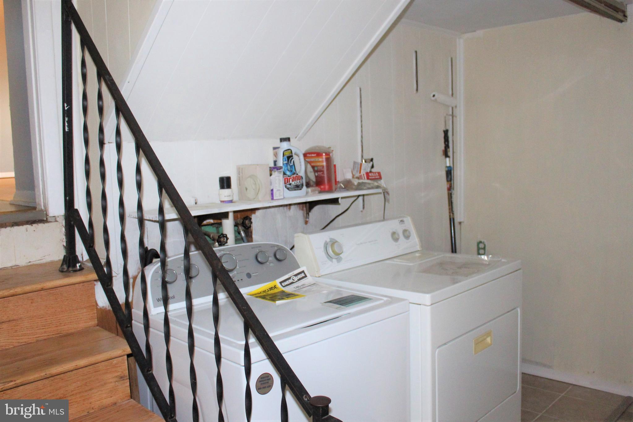 413 Dickinson Road Glassboro, NJ 08028 - Photo 15 of 16 a utility room with dryer and washer