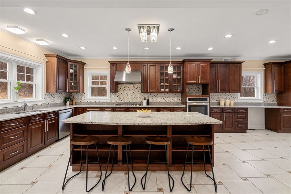 98 R Walnut Street Shrewsbury, MA 01545 - Photo 13 of 42