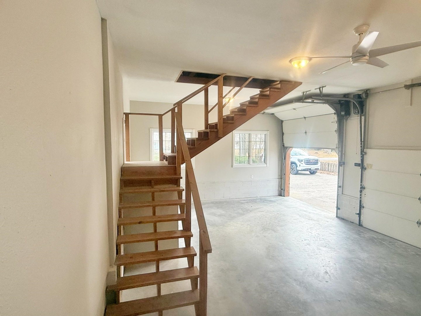 9 Hickory Lane Metropolis, IL 62960 - Photo 33 of 37 a view of an entryway