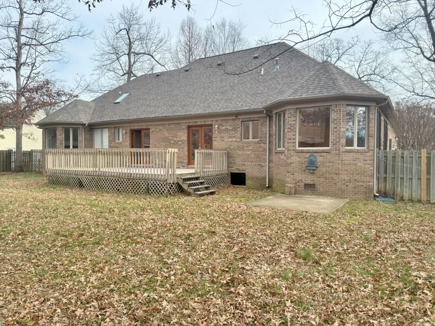 9 Hickory Lane Metropolis, IL 62960 - Photo 6 of 37 a front view of a house with a yard