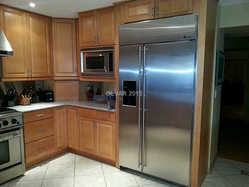 6592 Vigo Road Las Vegas, NV 89146 - Photo 8 of 35 Kitchen.
