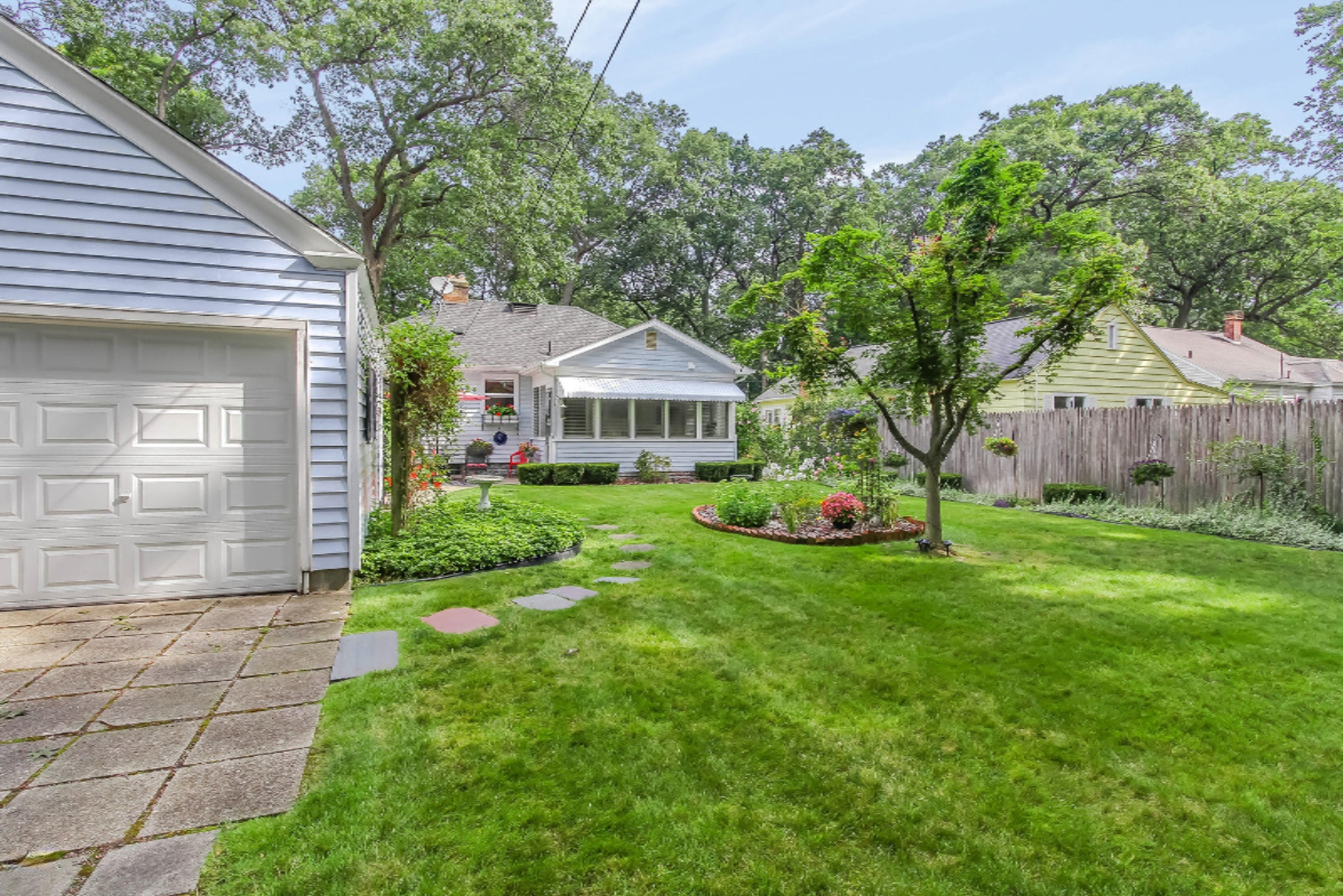 1477-Ridge-St_0024_Blended