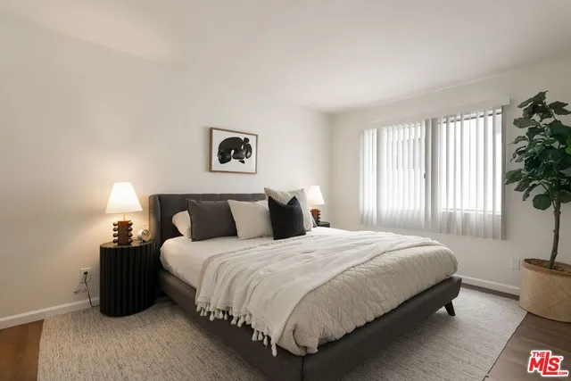 $749,000 | 1416 South Barrington Avenue, Unit 4, Los Angeles, CA 90025