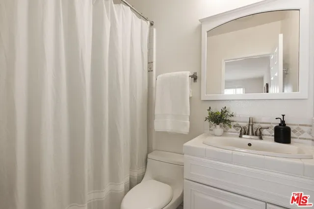 $749,000 | 1416 South Barrington Avenue, Unit 4, Los Angeles, CA 90025