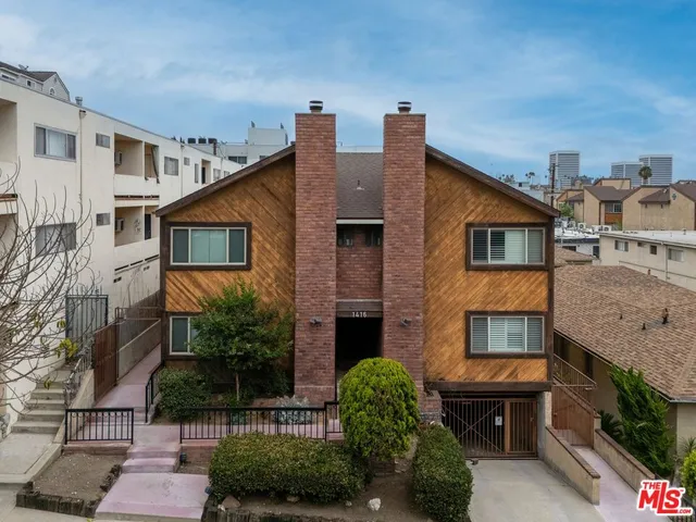 $749,000 | 1416 South Barrington Avenue, Unit 4, Los Angeles, CA 90025
