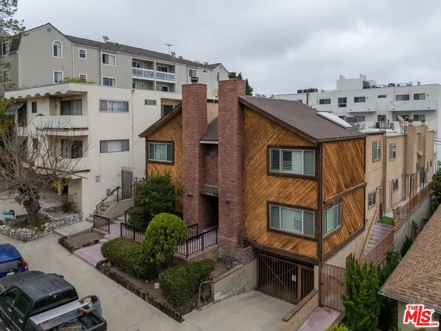 $749,000 | 1416 South Barrington Avenue, Unit 4, Los Angeles, CA 90025