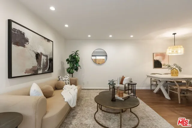 $749,000 | 1416 South Barrington Avenue, Unit 4, Los Angeles, CA 90025