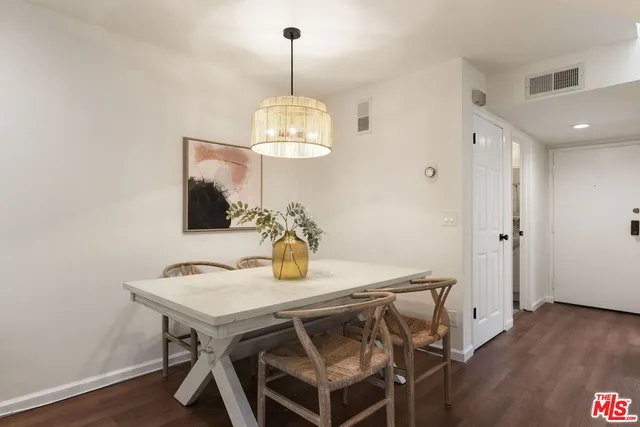$749,000 | 1416 South Barrington Avenue, Unit 4, Los Angeles, CA 90025