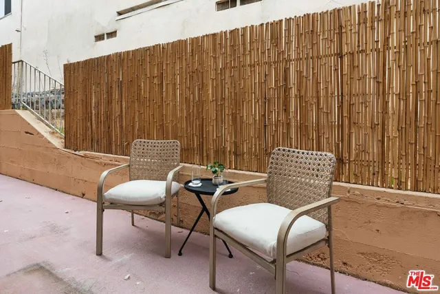 $749,000 | 1416 South Barrington Avenue, Unit 4, Los Angeles, CA 90025