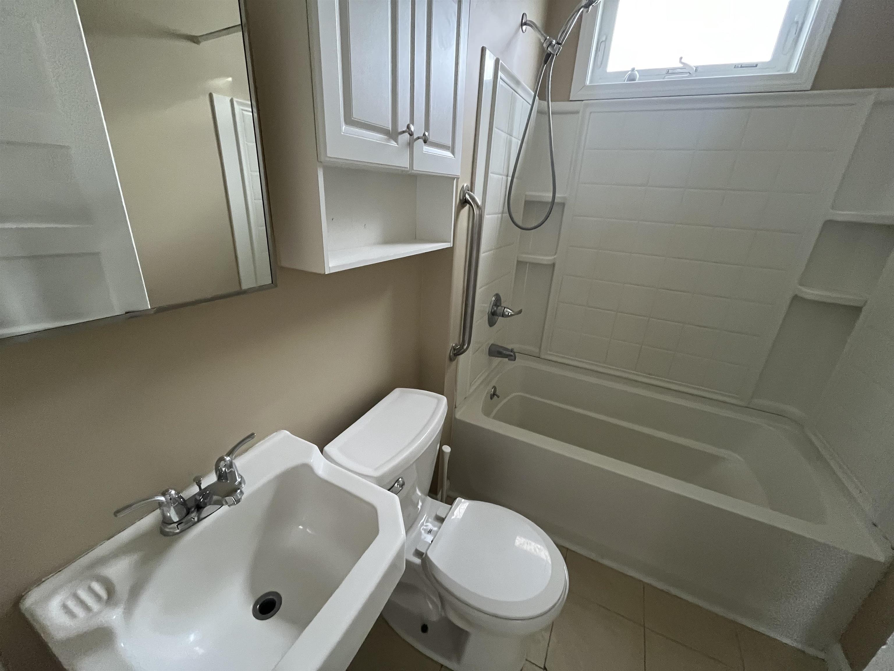 507 Clay Street Manchester, NH 03103 - Photo 11 of 14