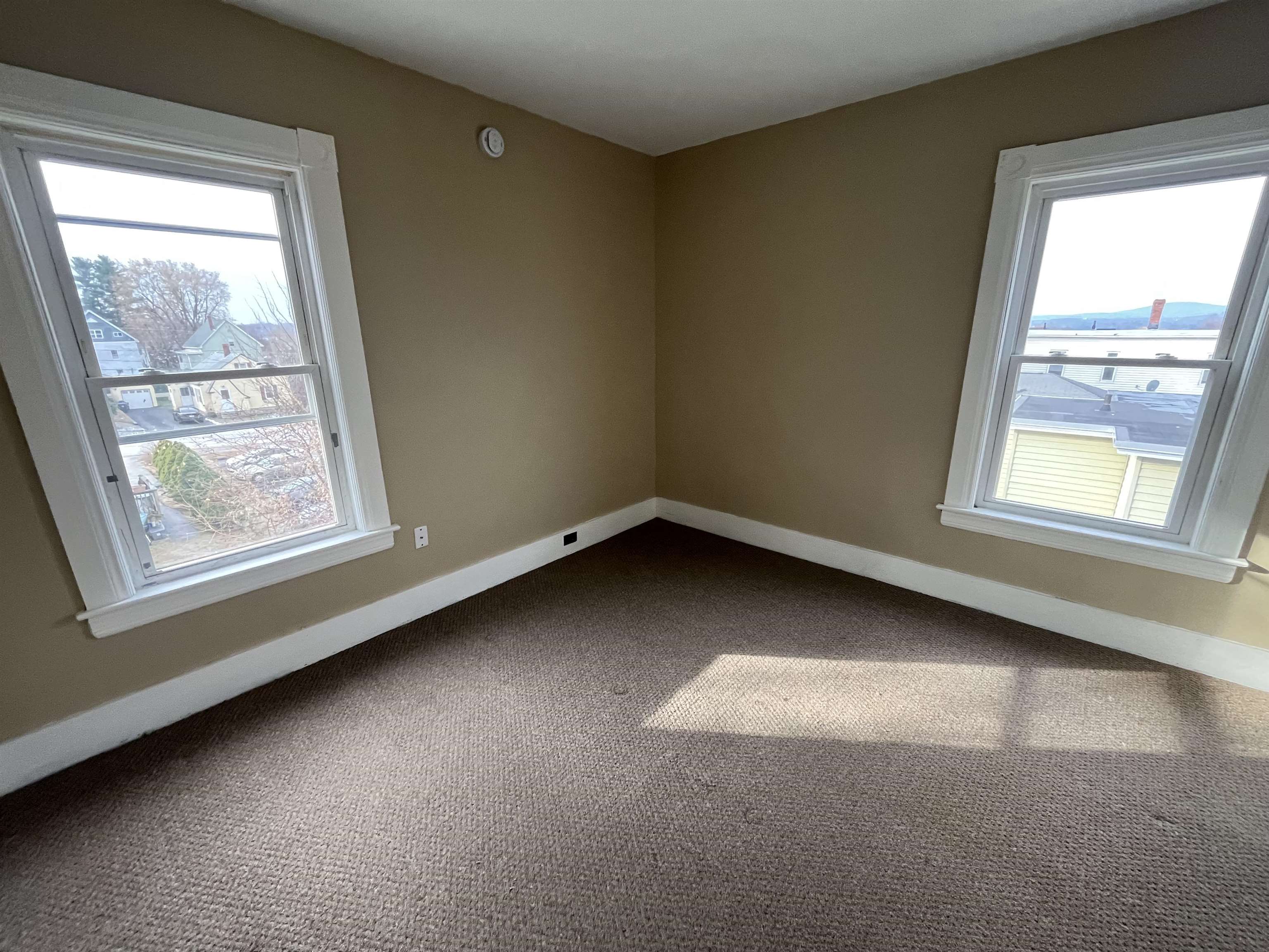 507 Clay Street Manchester, NH 03103 - Photo 8 of 14