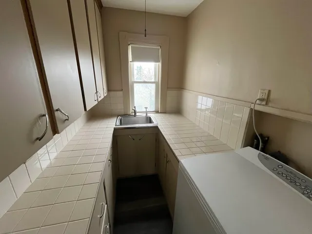 $695,000 | 507 Clay Street, Manchester, NH 03103