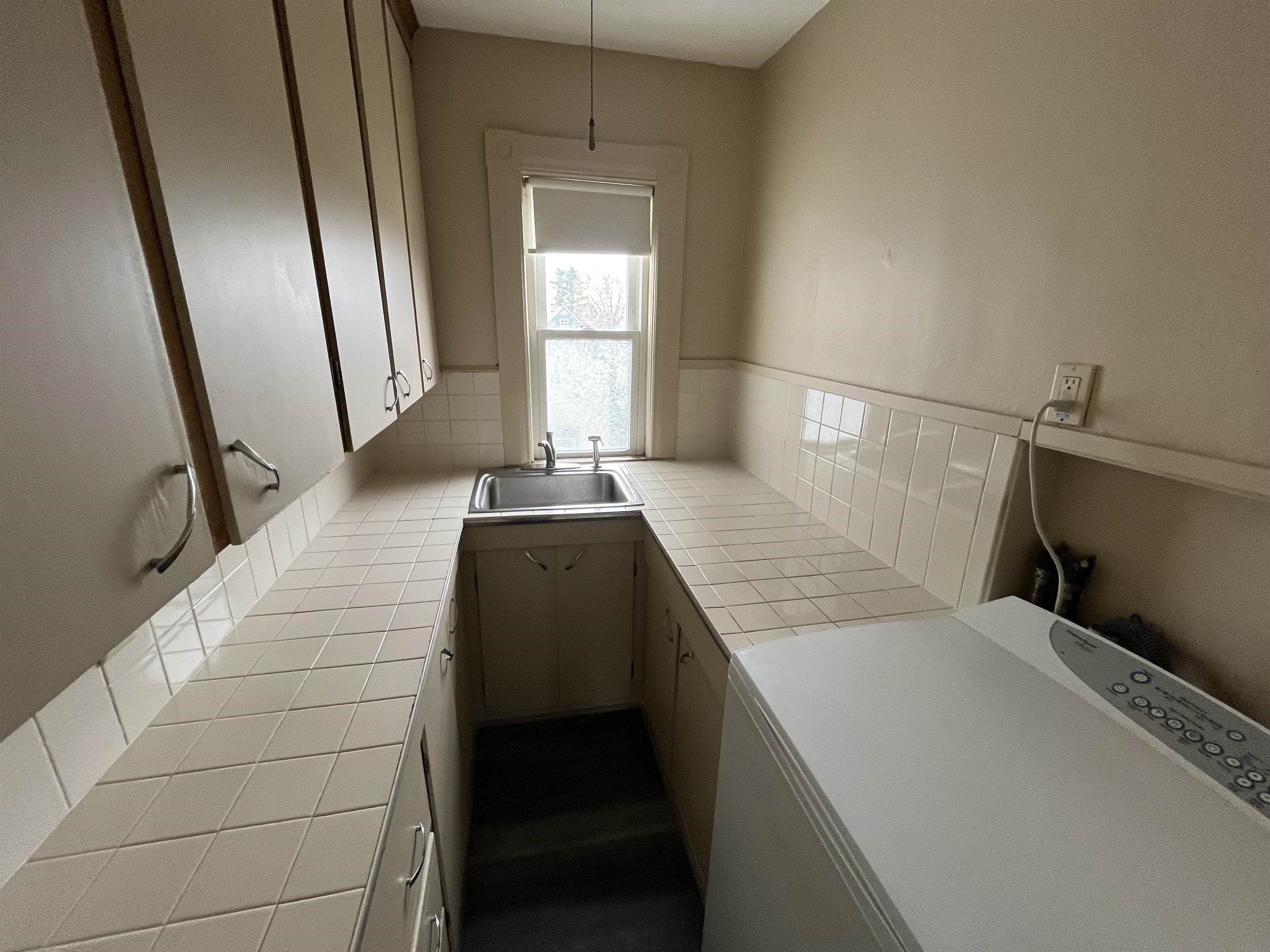 507 Clay Street Manchester, NH 03103 - Photo 10 of 14