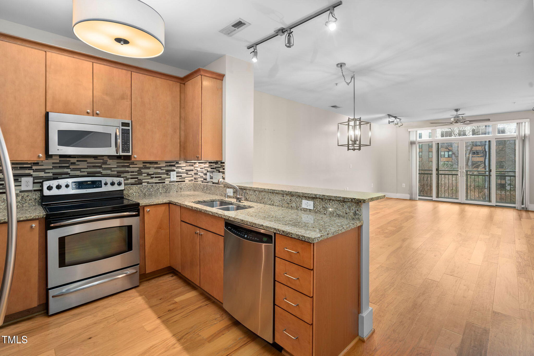 444 South Blount Street, Unit 316 Raleigh, NC 27601 - Photo 4 of 37 3-web-or-mls-444-s-blount-st-316