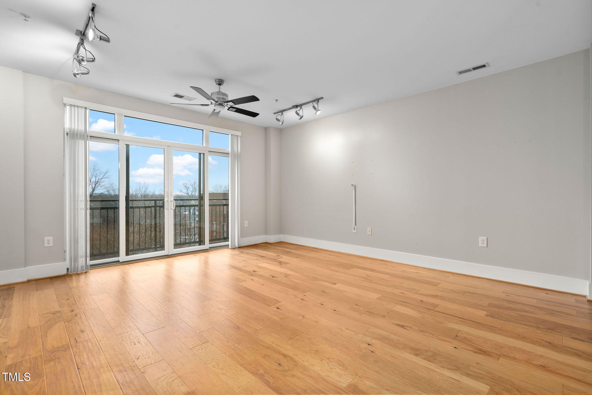 444 South Blount Street, Unit 316 Raleigh, NC 27601 - Photo 10 of 37 10-web-or-mls-444-s-blount-st-316