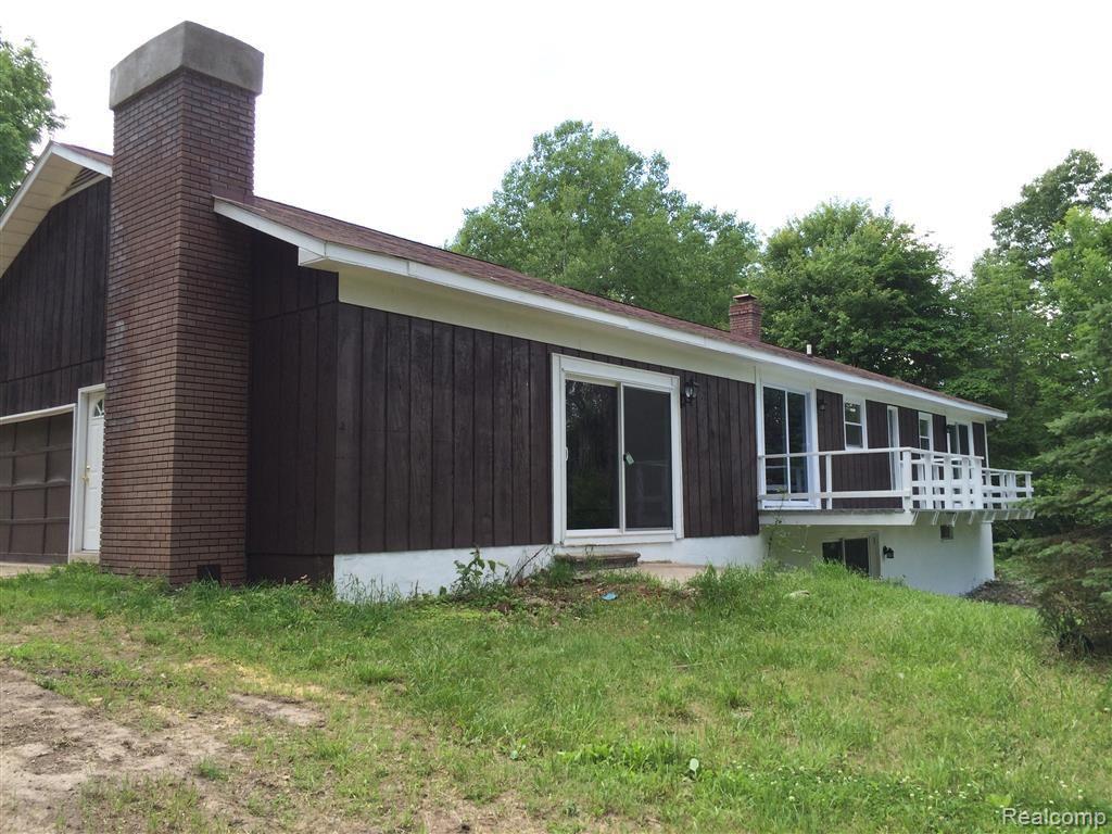 13045 White Lake Road Fenton, MI 48430 - Photo 27 of 30 28 Photo Jun 16, 2 47 29 PM (Medium).jpg