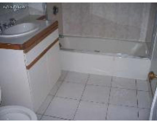 66 Palmer Avenue Springfield, MA 01108 - Photo 6 of 8 a bathroom with a bathtub