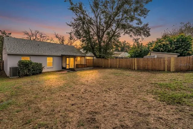 $350,000 | 404 Regal Park Drive, Valrico, FL 33594