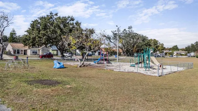 $350,000 | 404 Regal Park Drive, Valrico, FL 33594