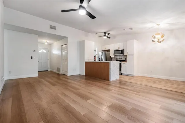 $350,000 | 404 Regal Park Drive, Valrico, FL 33594