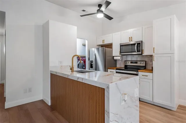 $350,000 | 404 Regal Park Drive, Valrico, FL 33594