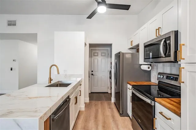 $350,000 | 404 Regal Park Drive, Valrico, FL 33594