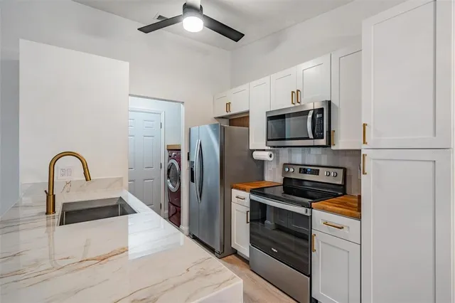 $350,000 | 404 Regal Park Drive, Valrico, FL 33594