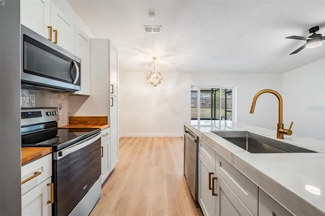 $350,000 | 404 Regal Park Drive, Valrico, FL 33594